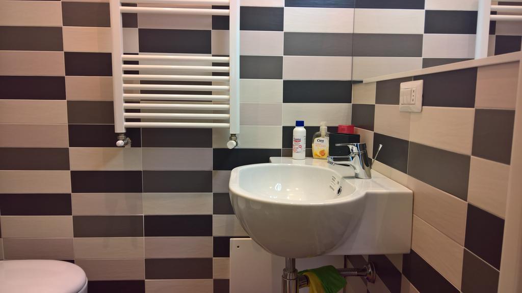 Sacra Famiglia Ausonia Apartment Palermo